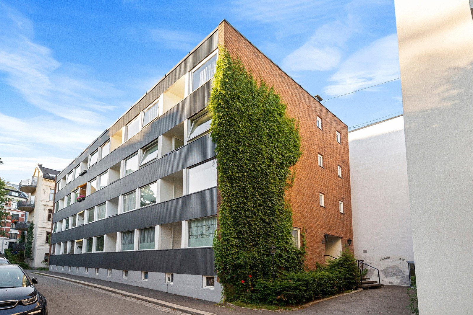 Boligstrøket består av eldre bygårder, og har lenge vært populært grunnet flott arkitektur, nærhet til sentrum og rolige omgivelser. Galleribilde