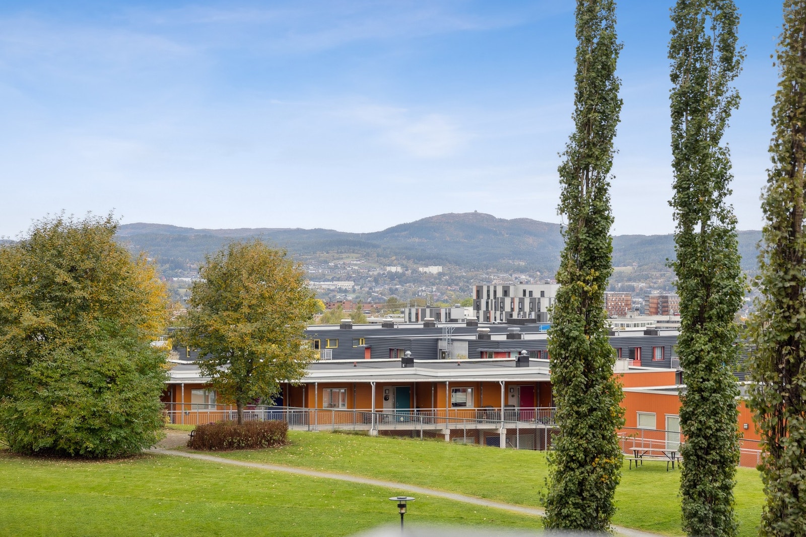 Ved henvendelser om boligen, ta kontakt med megler på 944 38 038. Galleribilde