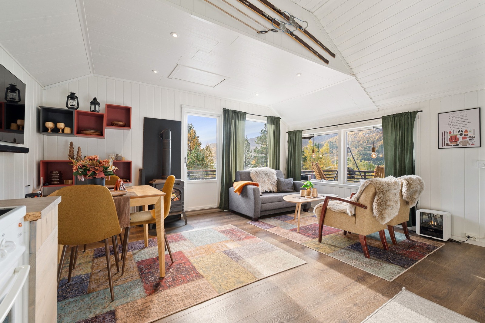 Hytten er pusset opp med en del nye overflater i senere tid som gir et godt intrykk Galleribilde