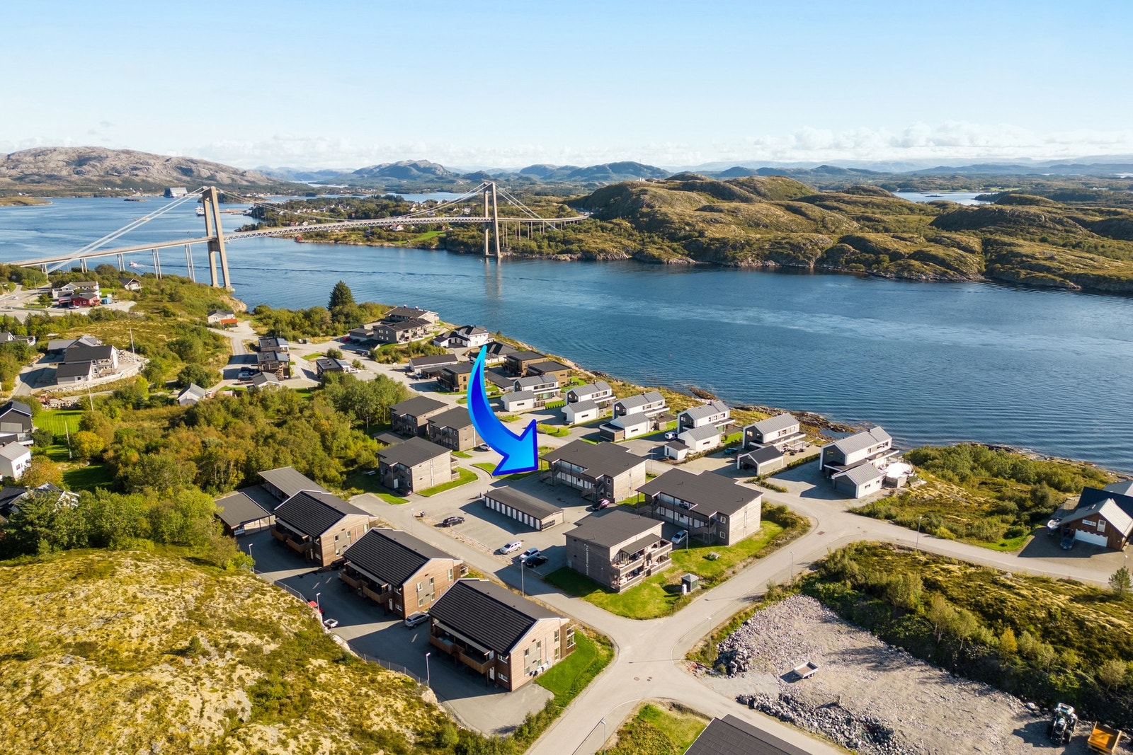 Velkommen til Arnold Tranaas vei 80, presentert av EiendomsMegler 1 v/ Jonny Grønbeck Galleribilde