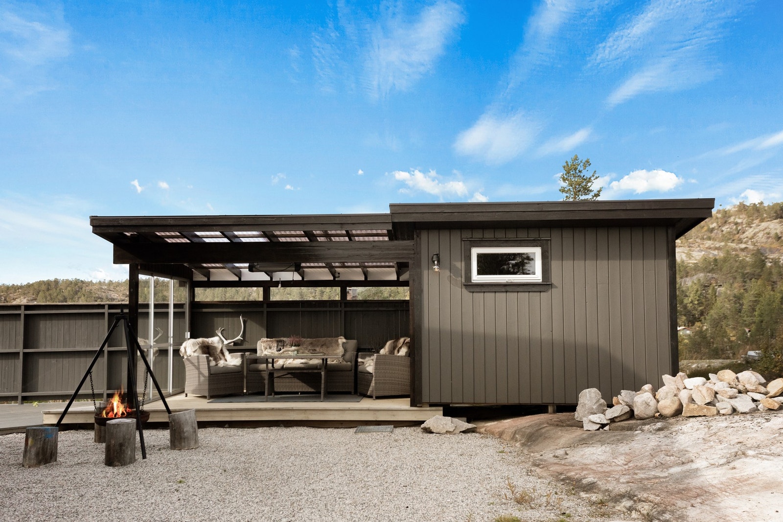 Innholdsrik og solrik hytte på Gautefallheia med garasje, badstue og flott utsikt! Galleribilde