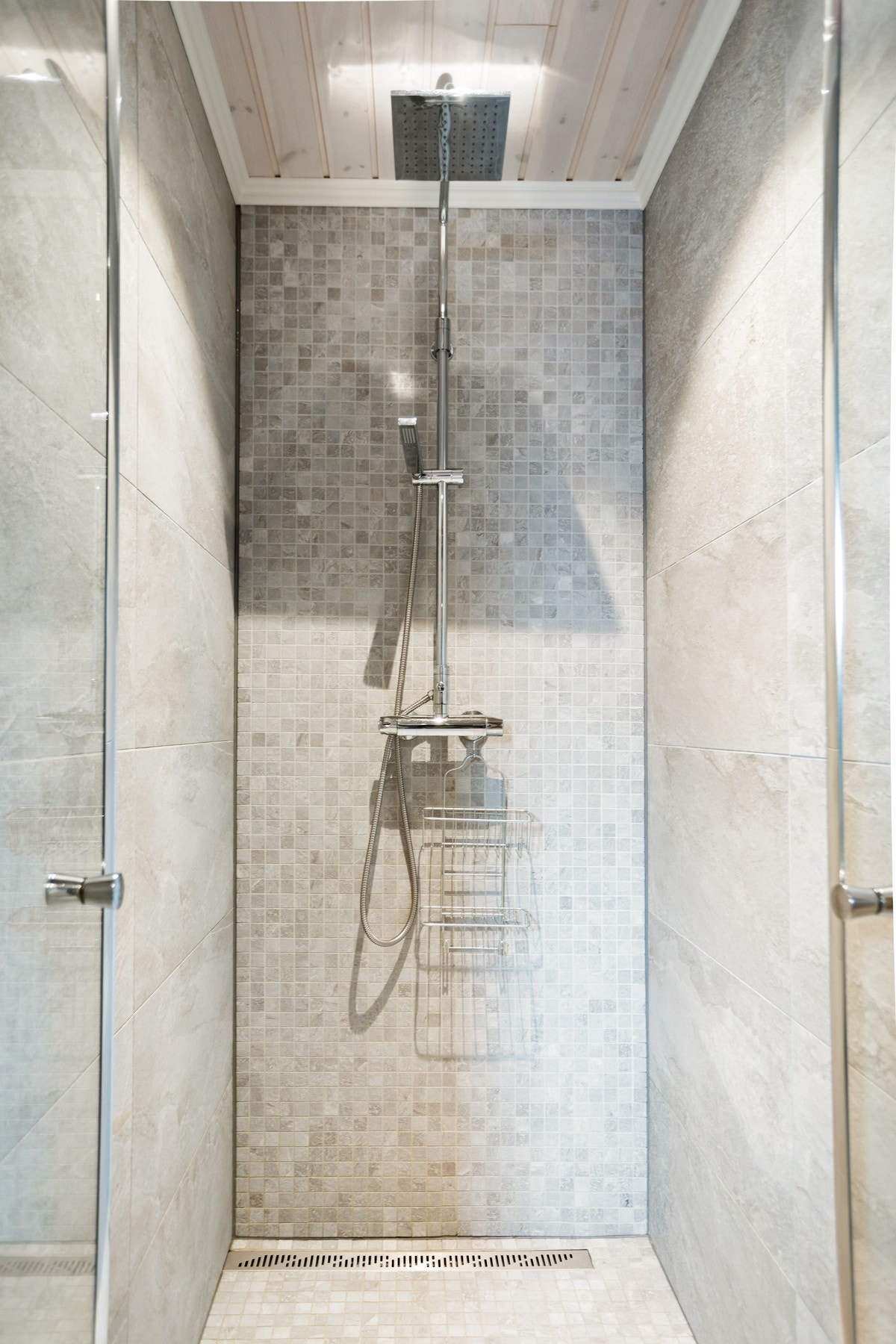 Dusjsone med regndusj for økt komfort. Galleribilde