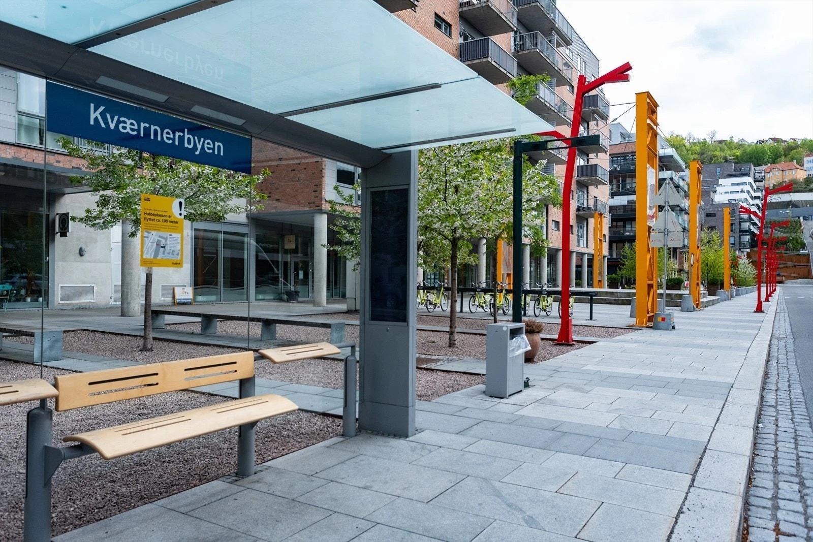 Kollektivmuligheter med busslinje 54 fra Kværnerbyen, og linje 34, 74 og 70 fra Kværner Galleribilde