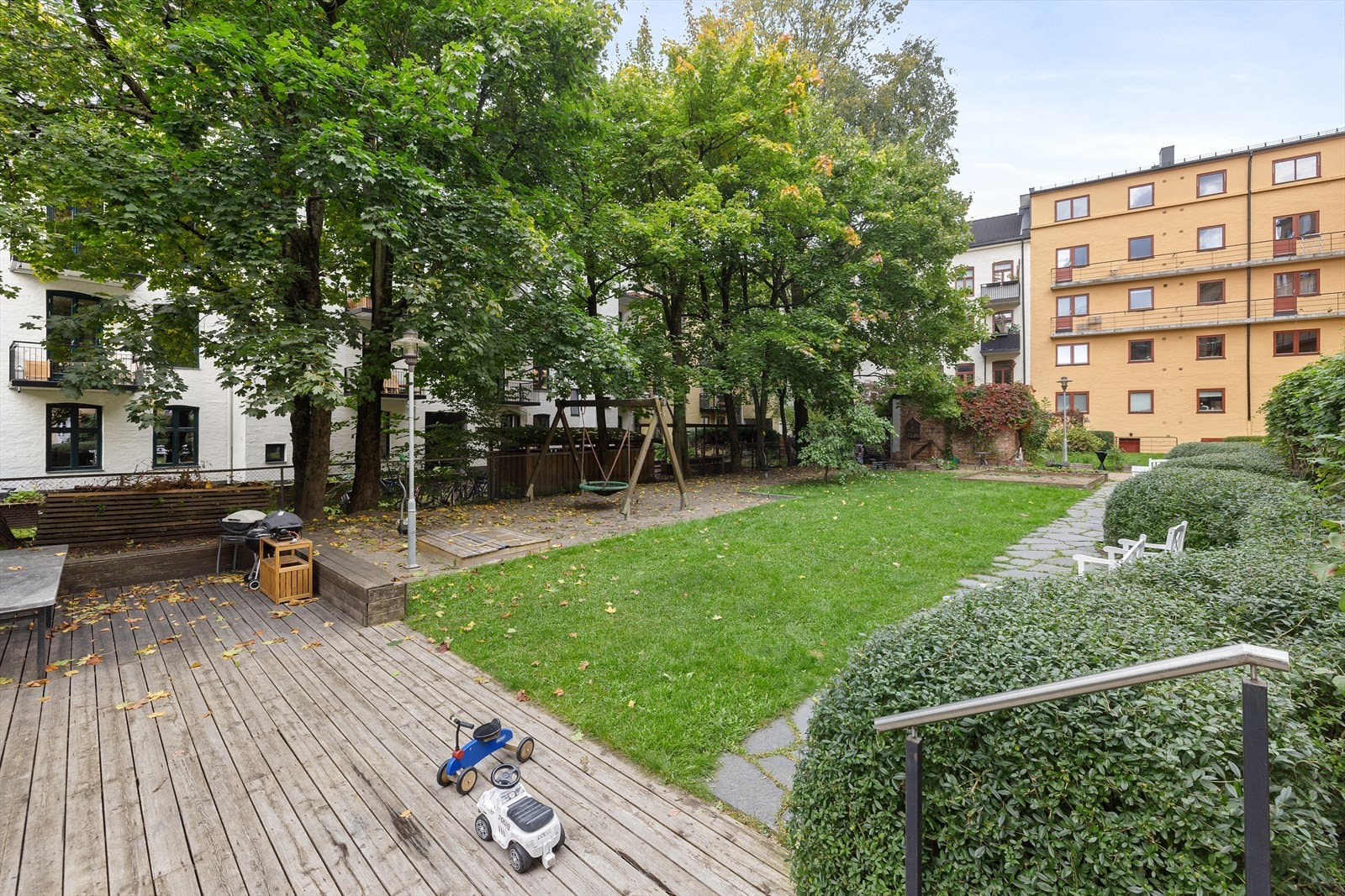 Borettslaget har en nydelig, skjermet bakgård. Galleribilde