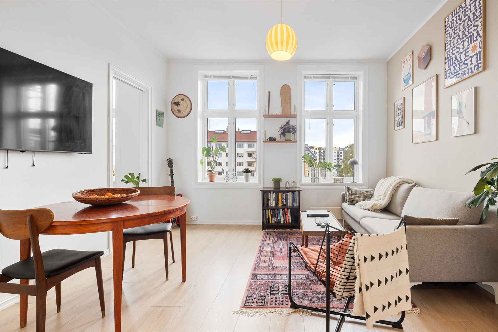 Leiligheten ligger i 4. etasje og inneholder entré, stue, kjøkken, to soverom og bad. Galleribilde