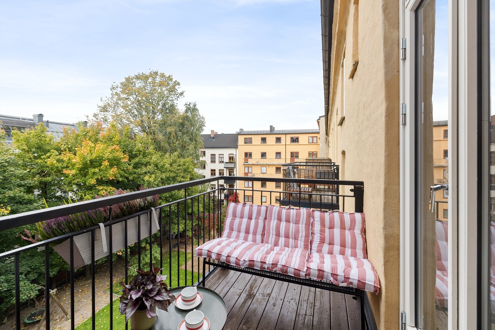 En lys, moderne og gjennomført 3-roms på sjarmerende Vålerenga. Galleribilde