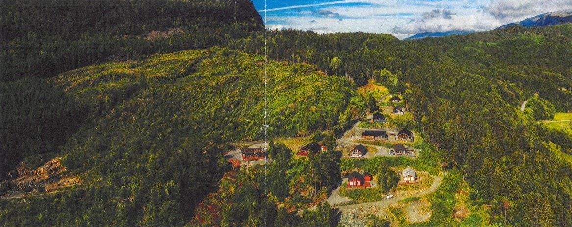 Dronebildet som viser tomtene til venstre i bildet. Galleribilde