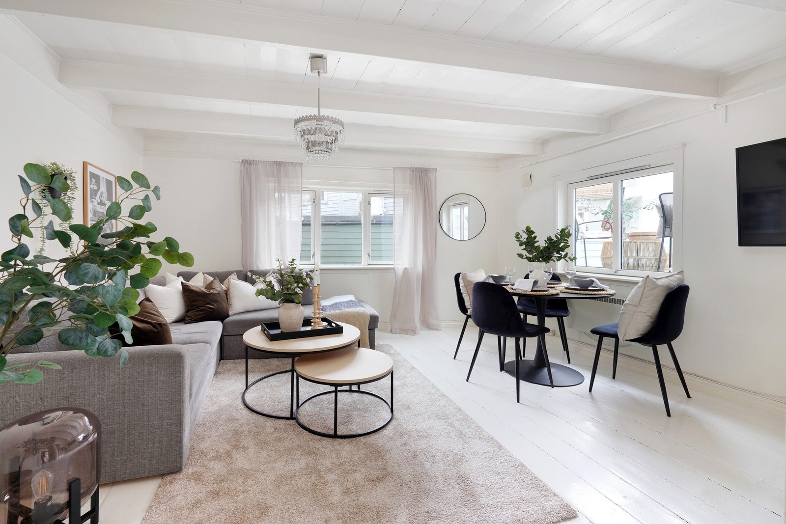 Lys og luftig stue som er enkel å innrede Galleribilde