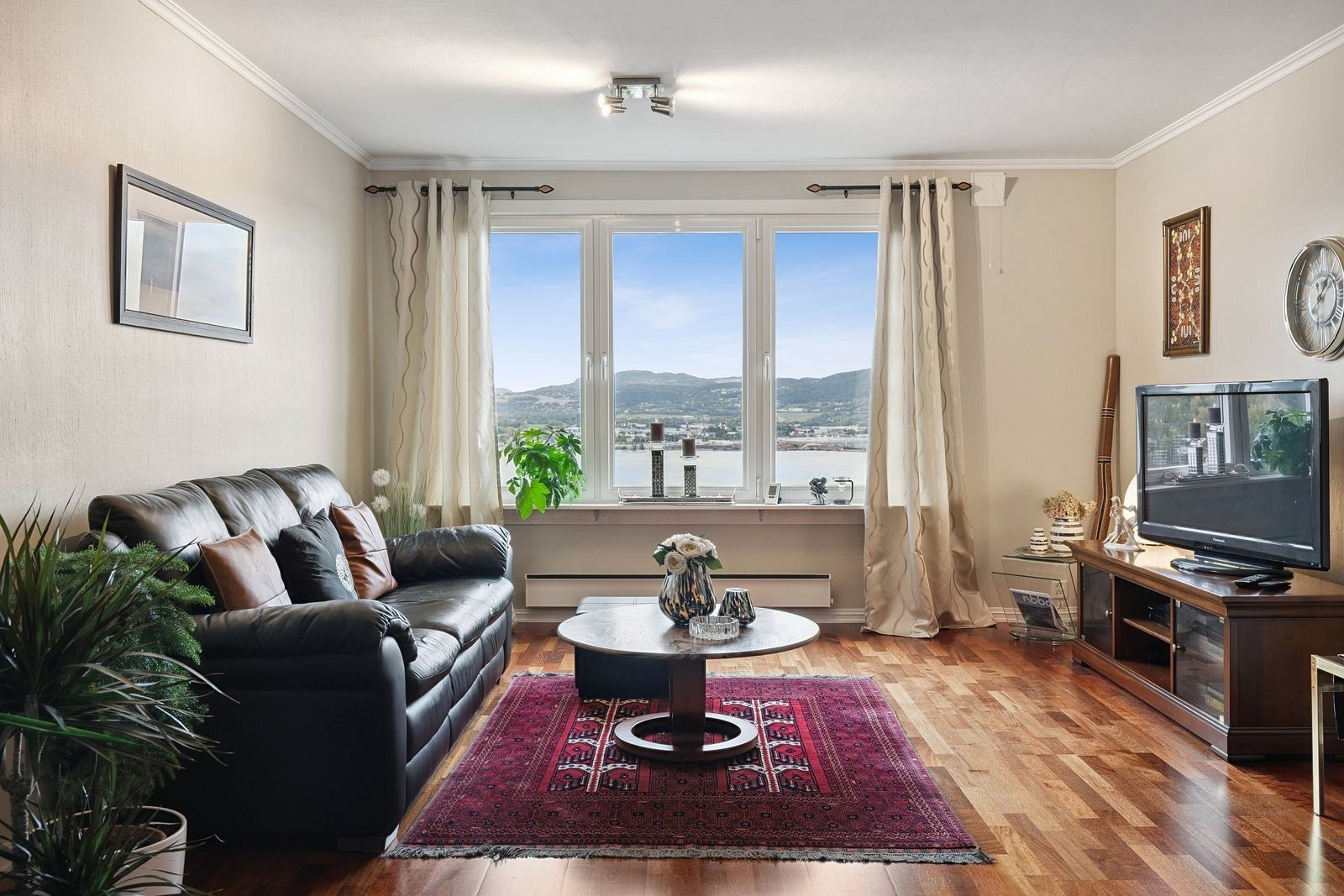 NBBO Eiendomsmegling v/Tomas Urbanik ønsker velkommen til visning i Tors vei 45B! Galleribilde