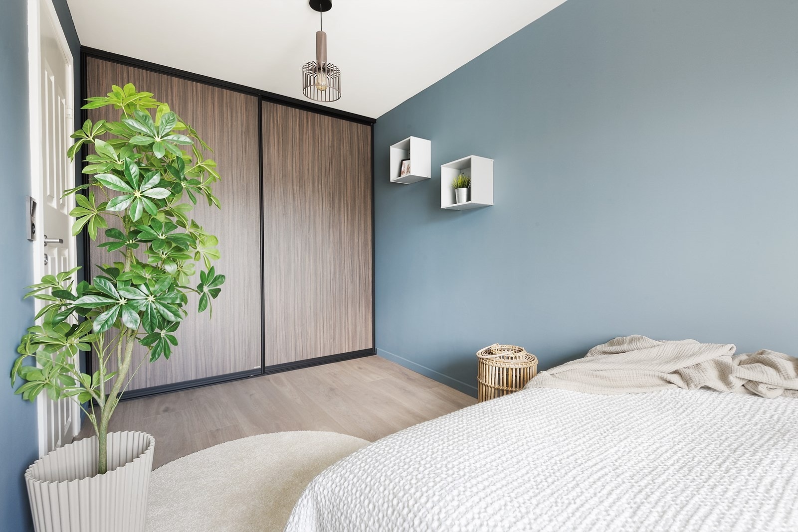 Skyvedørsgarderobe. Galleribilde