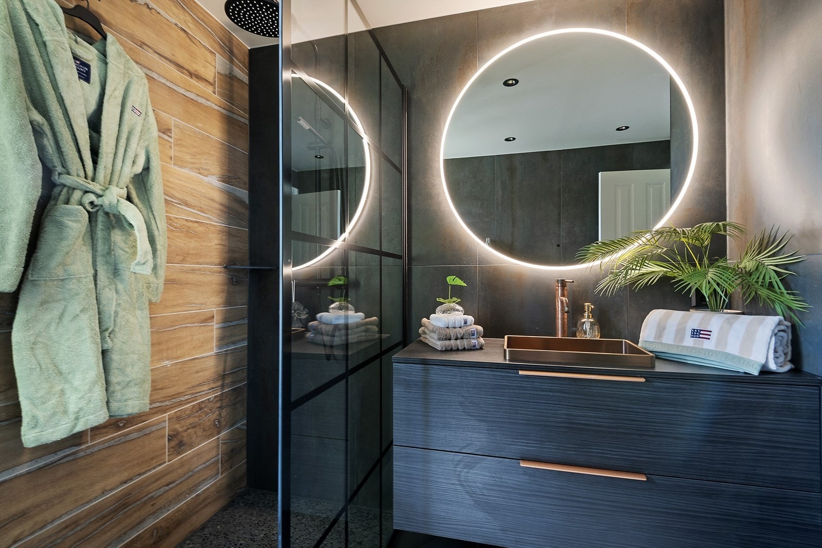 Dusjnisje på badet. Galleribilde