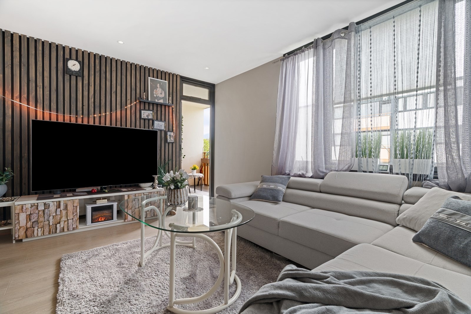 Leiligheten har en romslig stue på 21,8m² som gir gode møbeleringsmuligheter. Galleribilde