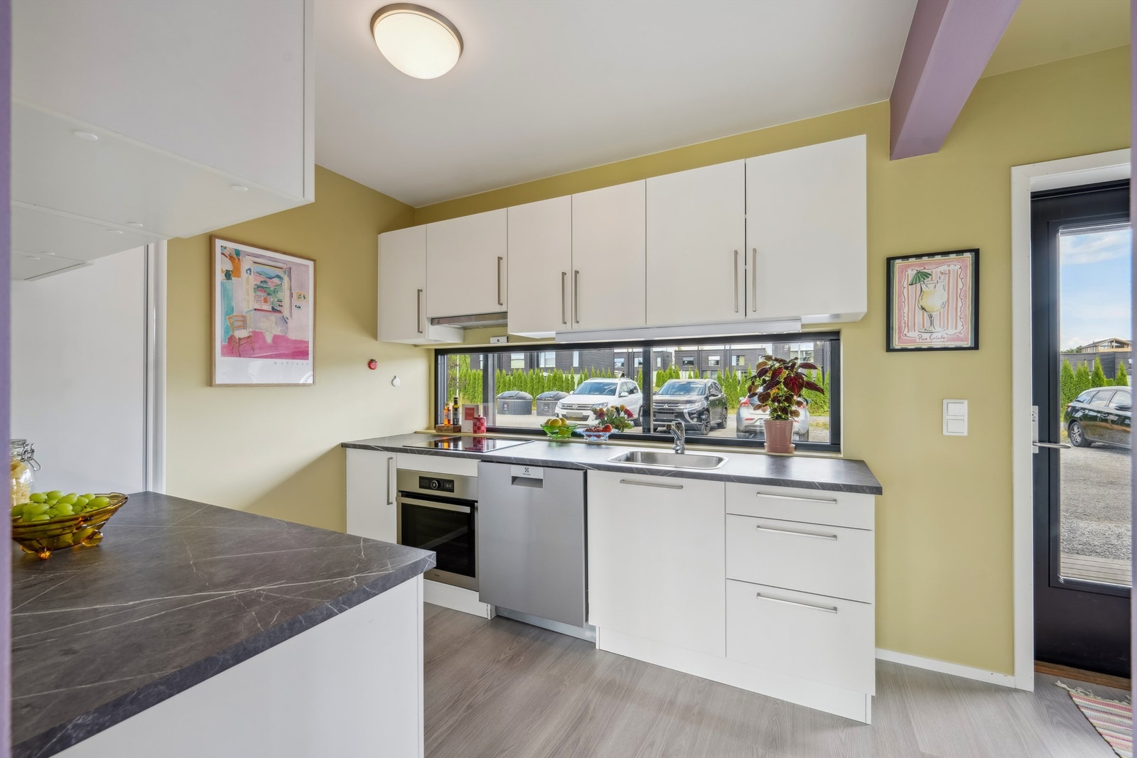 Entréen har varmekabler i gulvet. Galleribilde