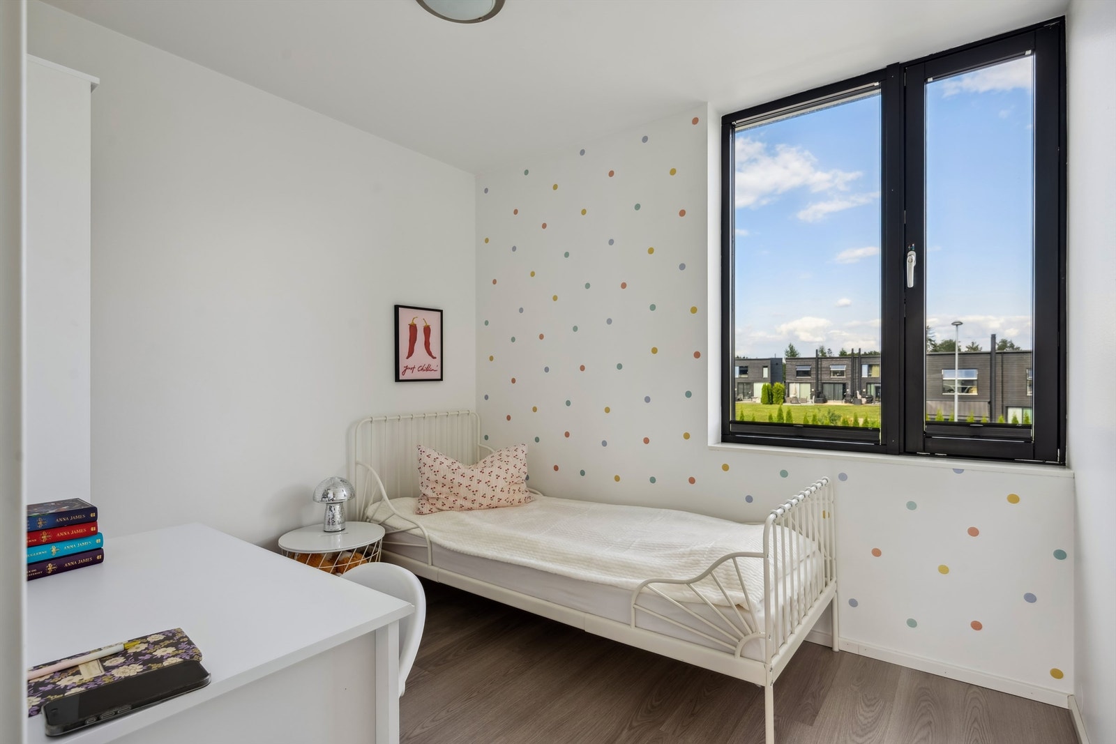 Soverom 3 er lyst og innbydende. Galleribilde