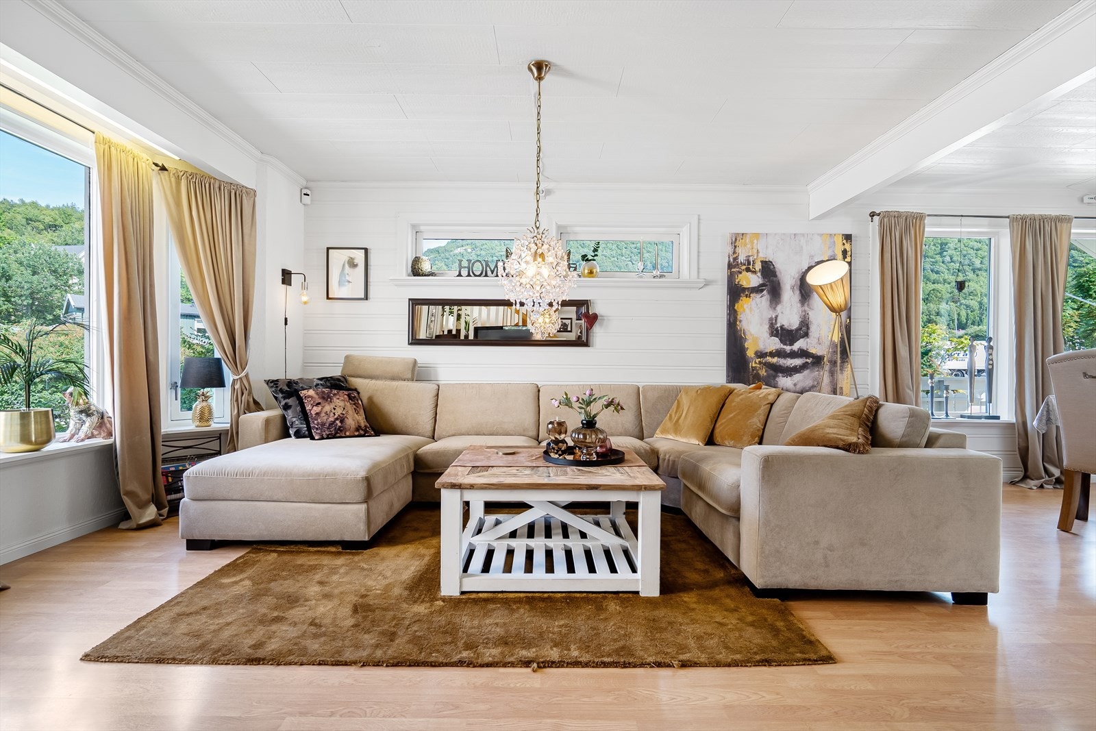 Luftig lys stue Galleribilde