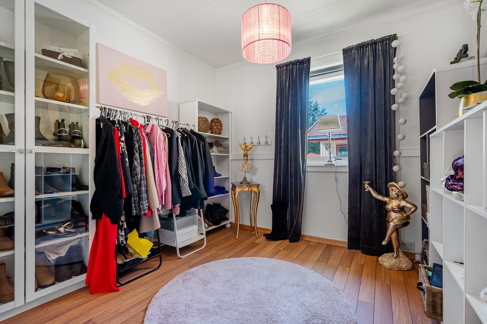 Soverom/garderobe/kontor Galleribilde