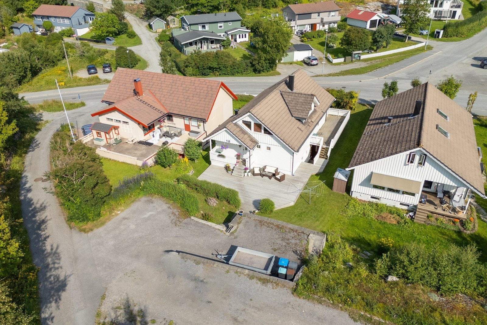 Huset sett fra luften. Galleribilde