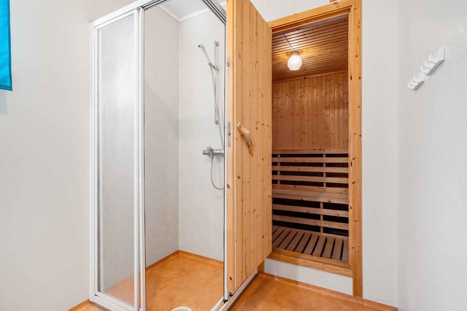 Badstu dusj, aldri feil. Galleribilde