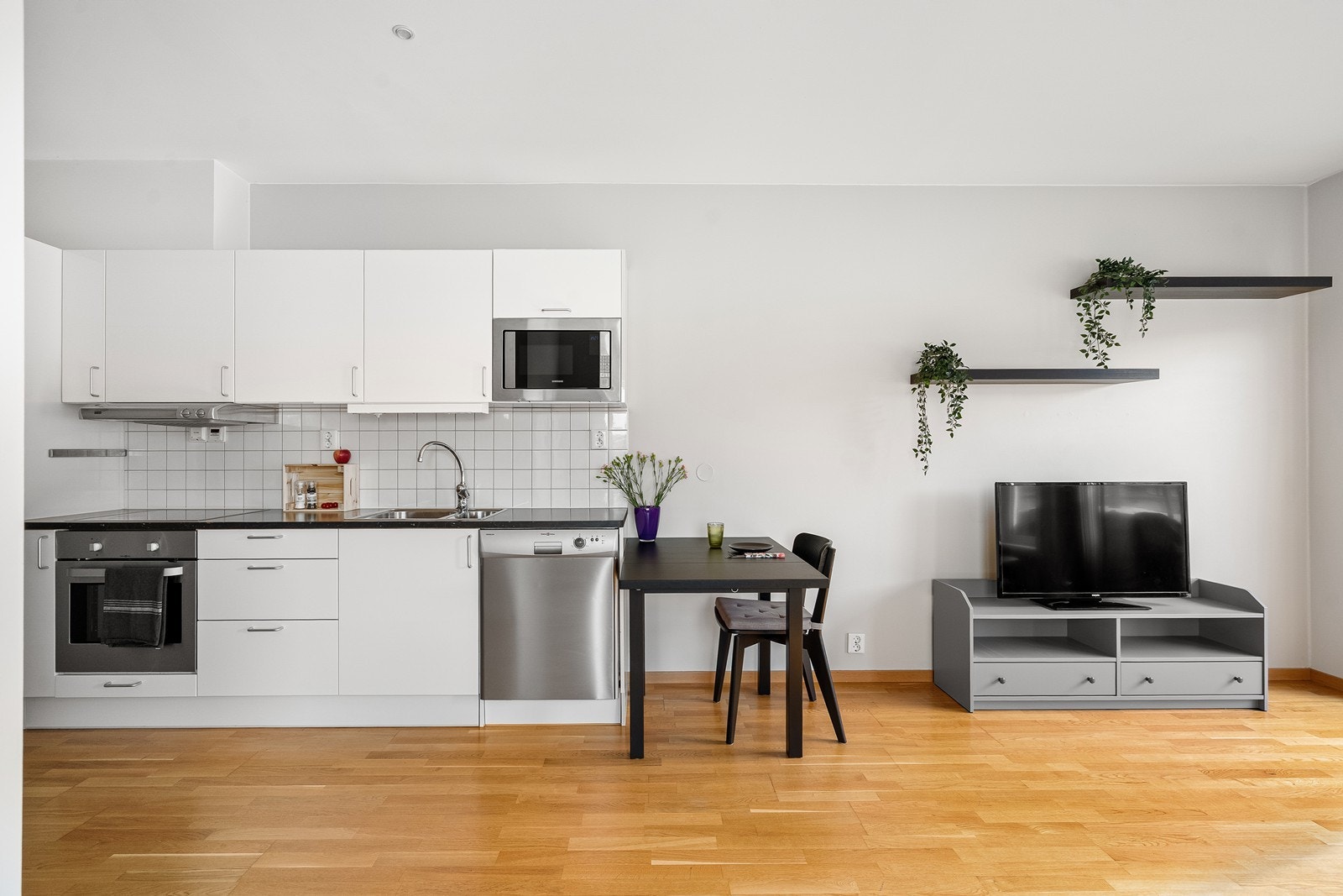 Hyggelig spiseplass ved kjøkkenet Galleribilde