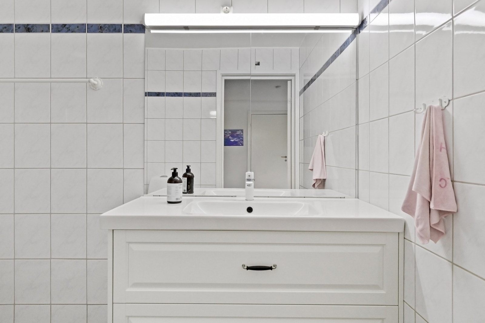 Badet har en tidsriktig og pen innredning. Galleribilde