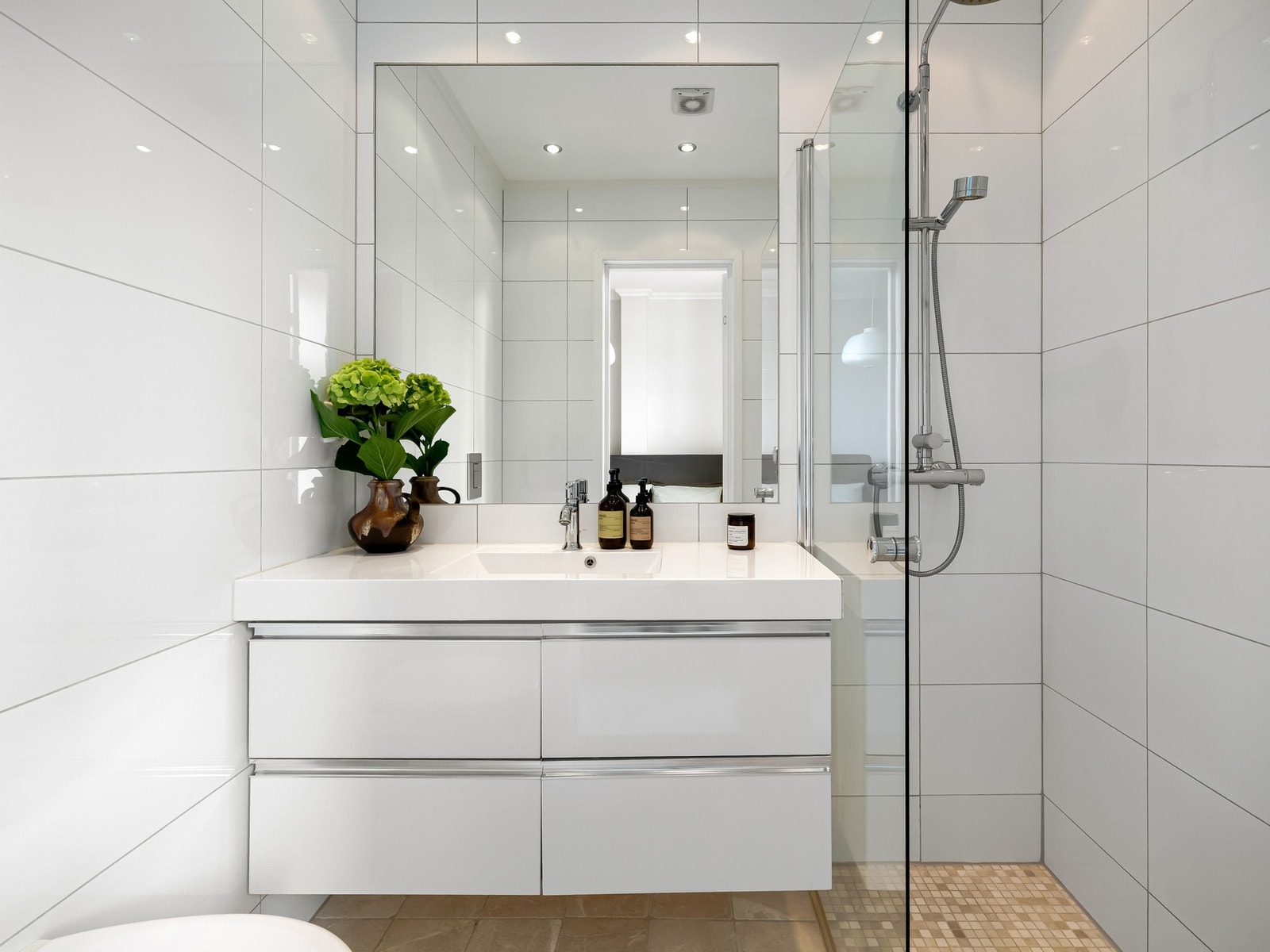 Et eget bad! Eller En suite bad som vi meglere kaller det. Galleribilde