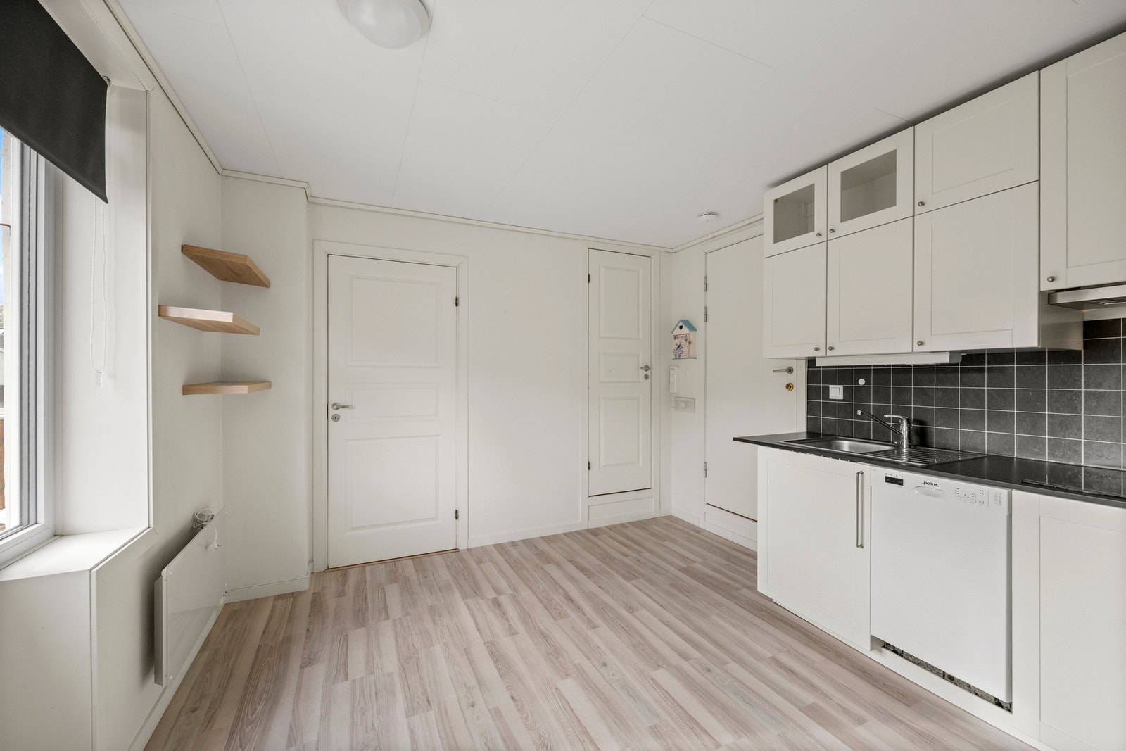 Kjøkken og spisestue - 12,5 kvm.
God plass til spisebord. Galleribilde