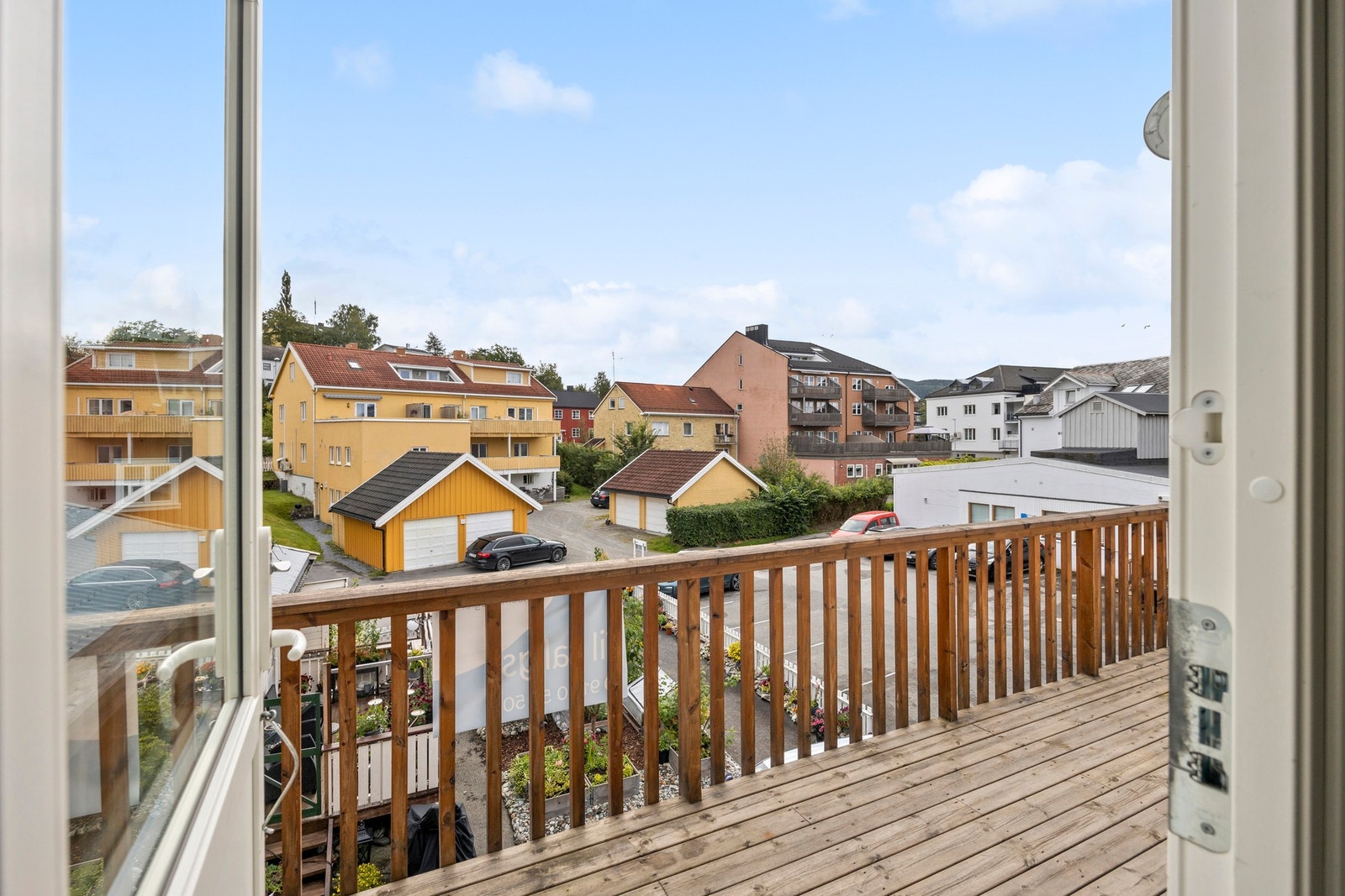 Fra spisestuen er det utgang til balkong Galleribilde