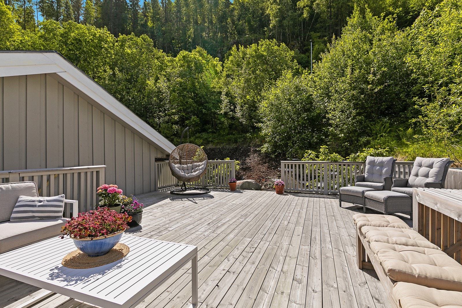 Det flotte uterommet innbyr til både stille stunder og store, sosiale sammenkomster. Galleribilde