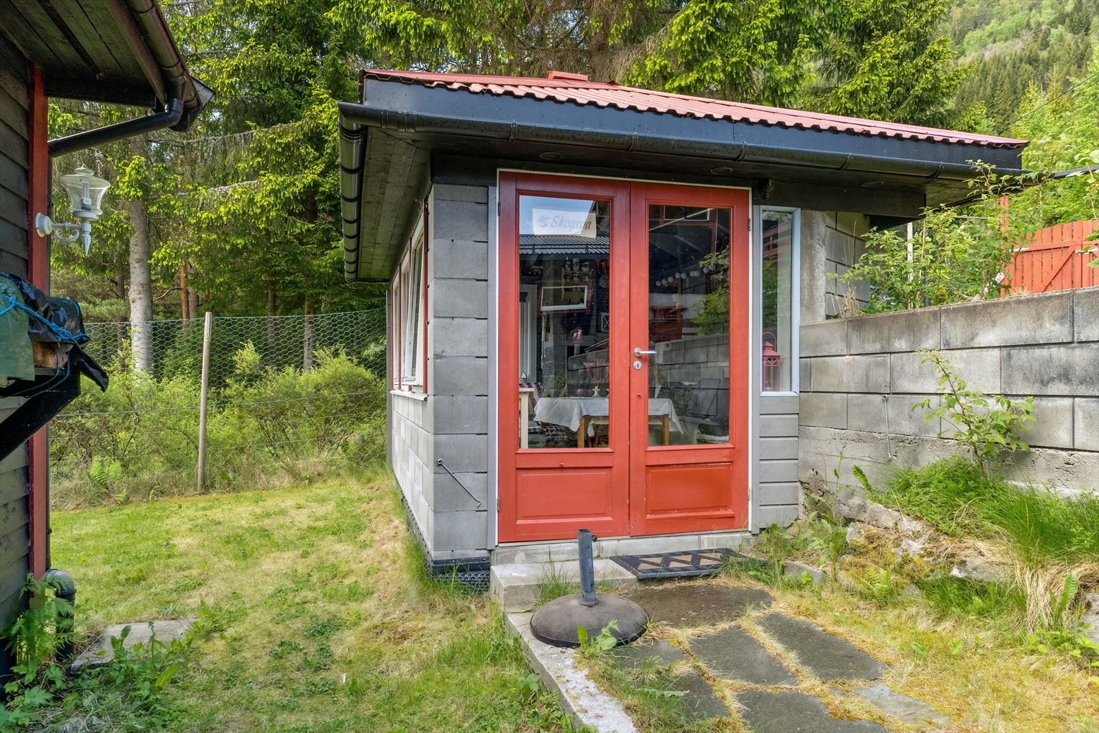 Skogroa er satt opp i 2015 Galleribilde