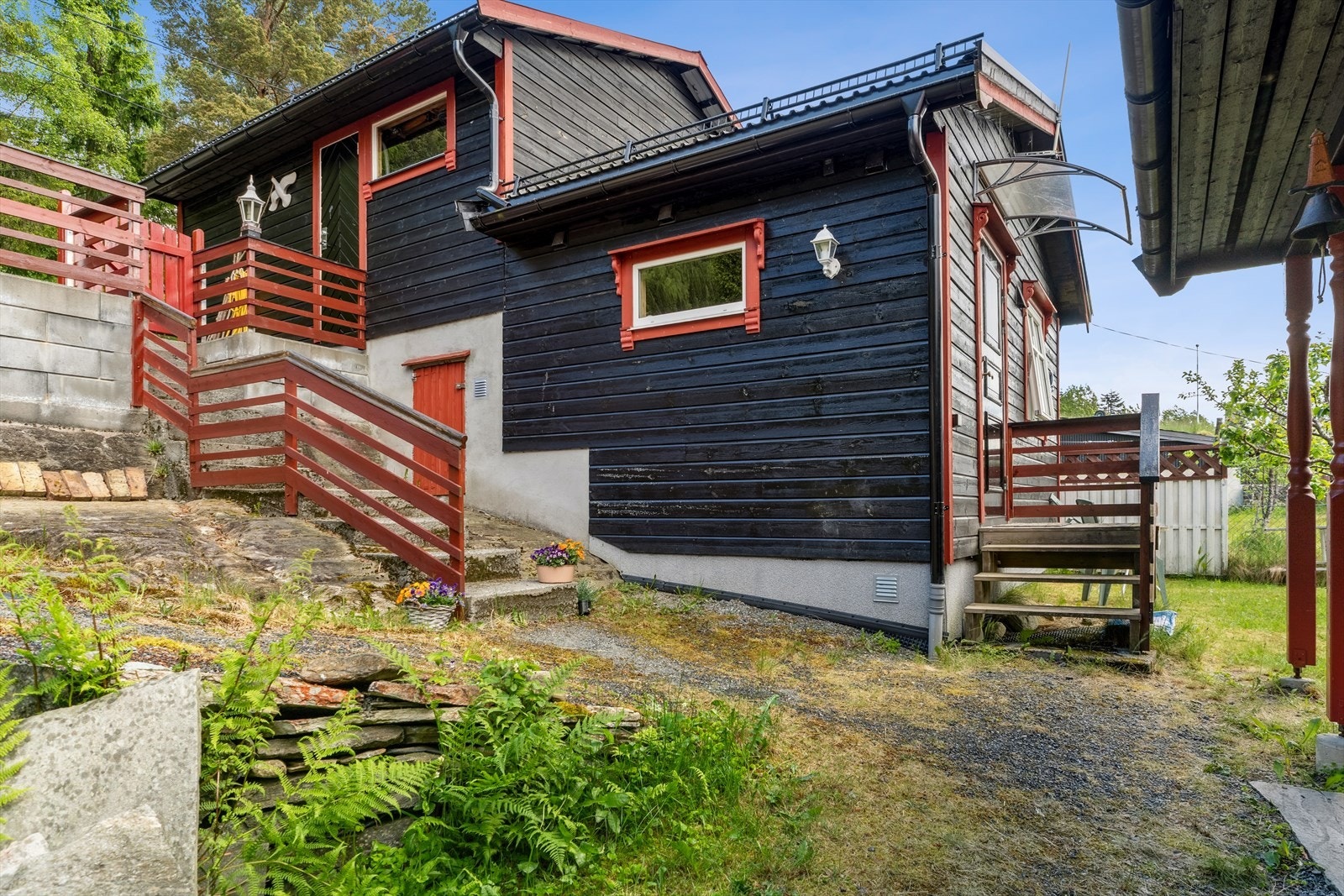 Frå entré i hytta mot anneks/bod i tilknytning til garasje Galleribilde