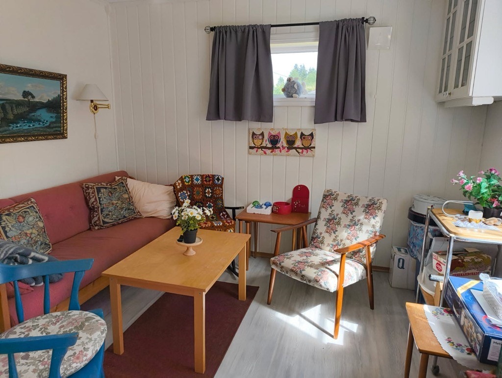 Innvendig i bod/anneks Galleribilde