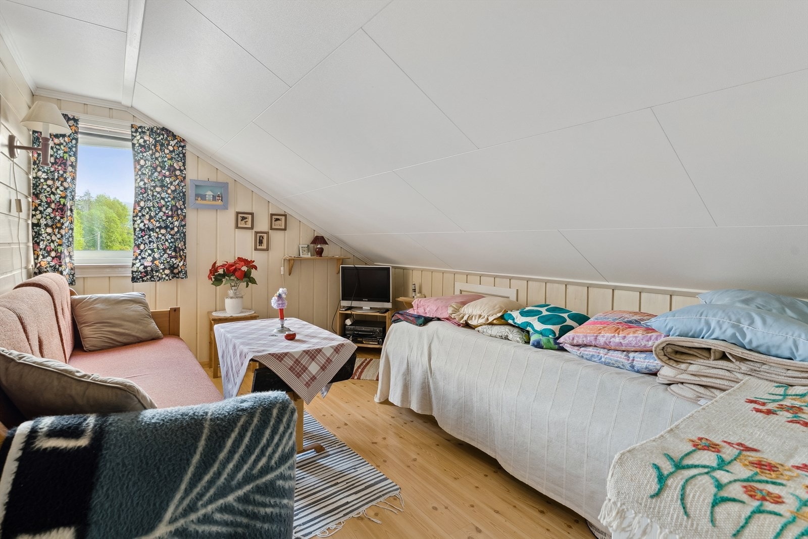 Soverom II, dette rommet ligg i loftetasjen Galleribilde