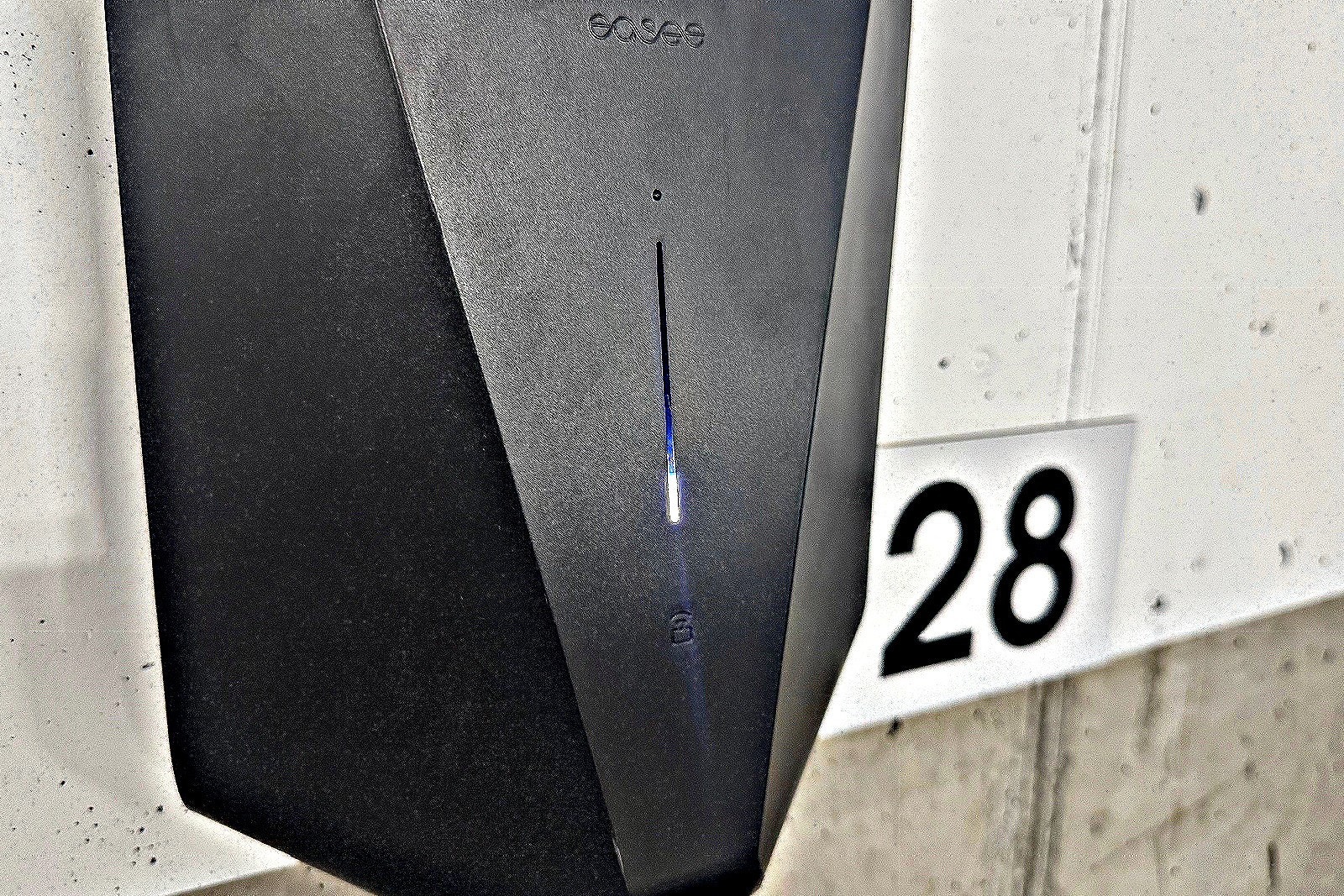 Det er installert medfølgende el-bil lader. Galleribilde