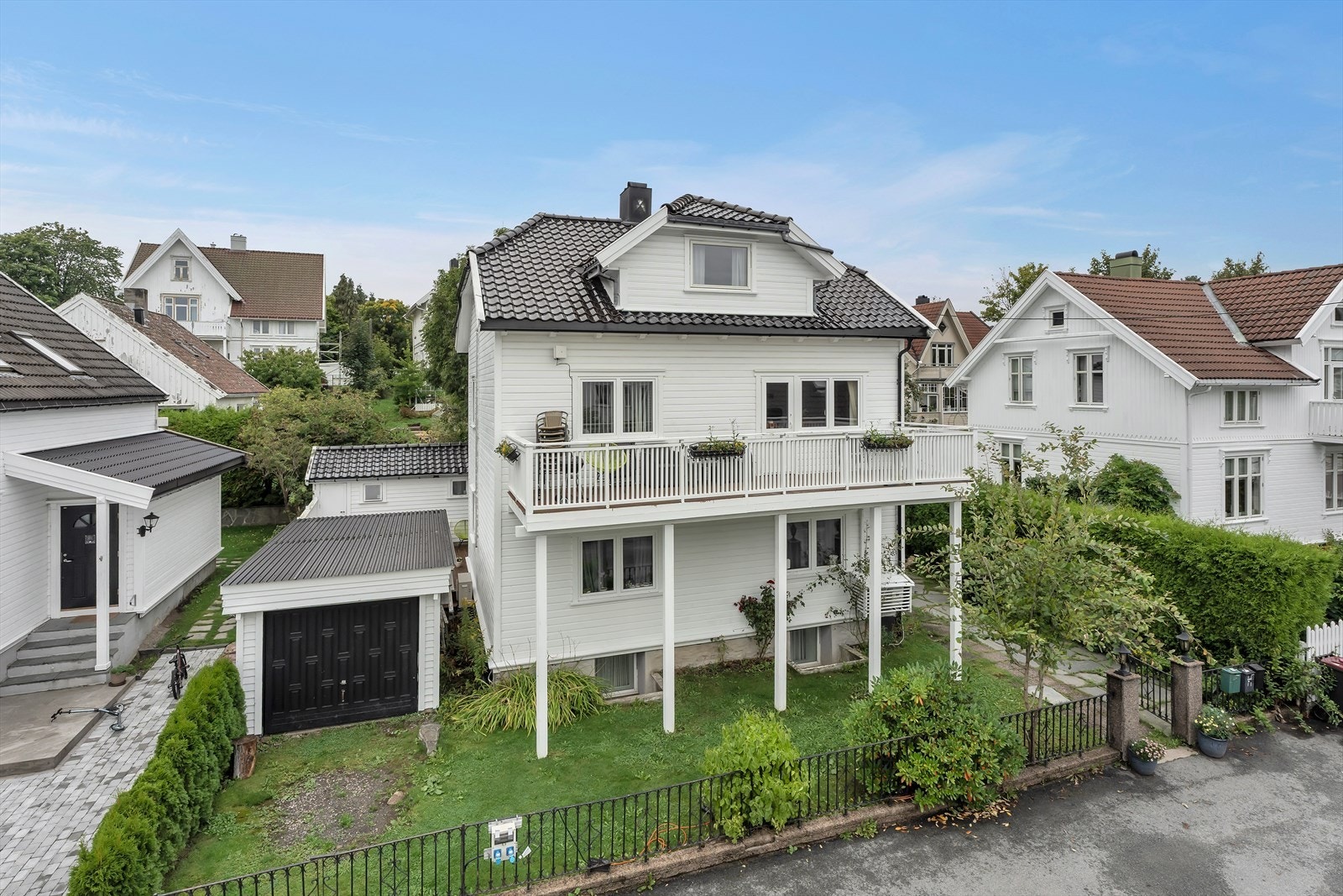 Velkommen til Olaf Isaachsens gate 5 - en hel tomannsbolig med meget sentral beliggenhet på Grim! Galleribilde
