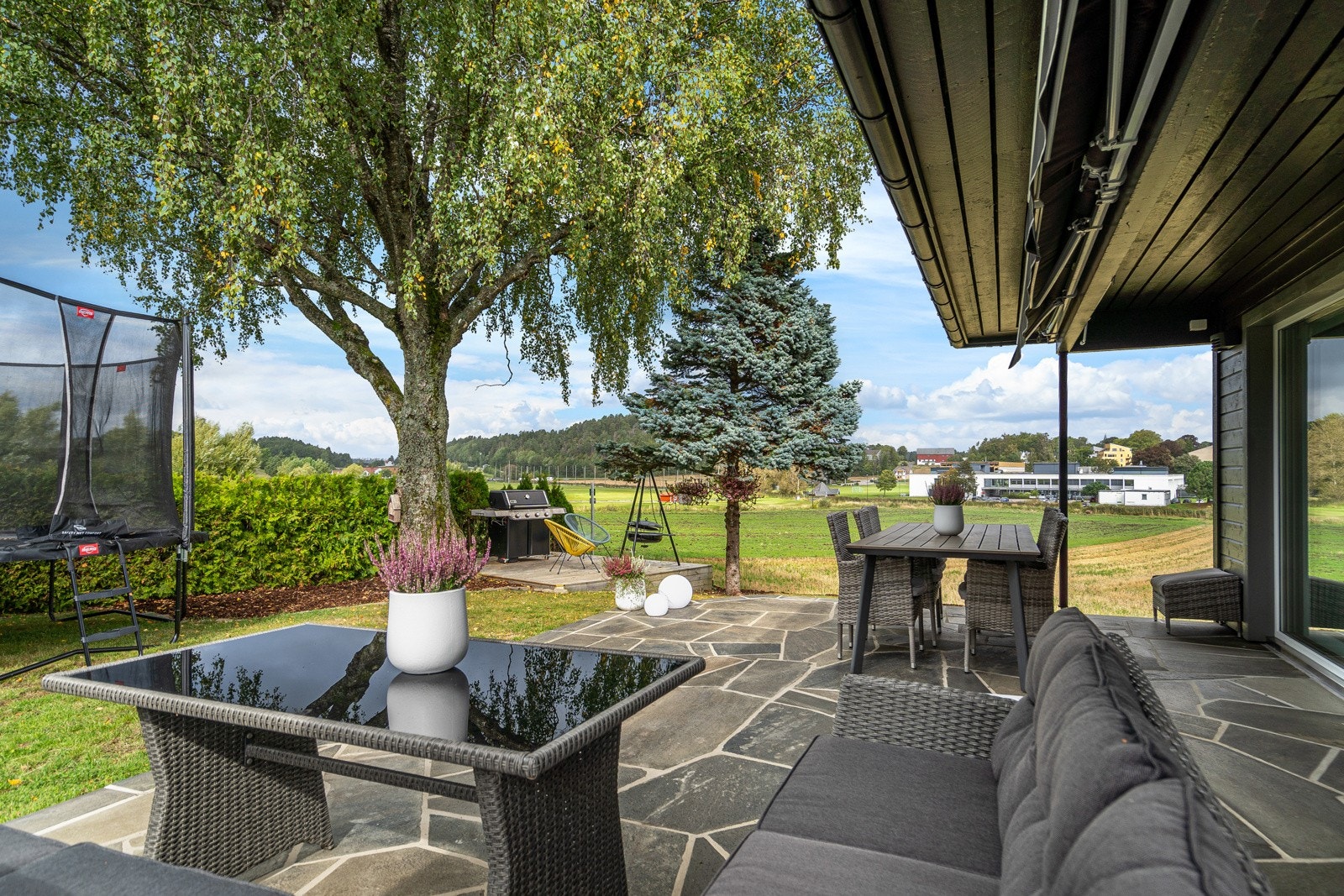 Det er også markise på terrassen for varme, solrike dager Galleribilde