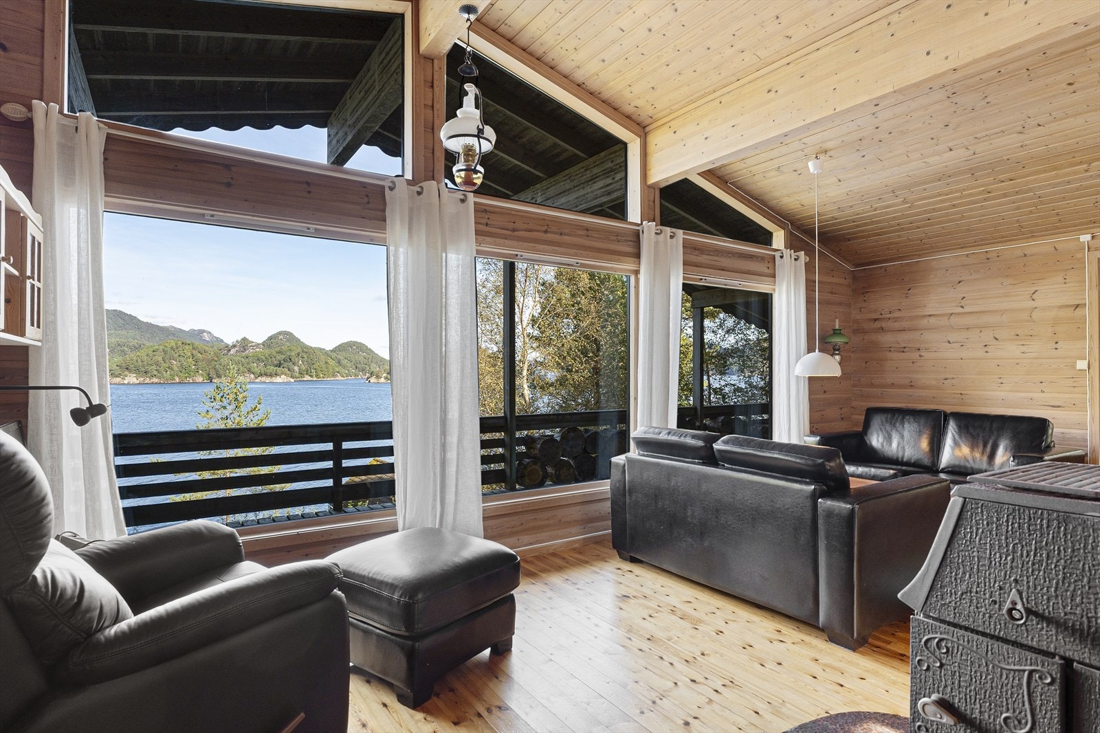 Hytten fremstår ordentlig, er veldig godt ivaretatt og vedlikeholdt med årene - Klar for bruk! Galleribilde