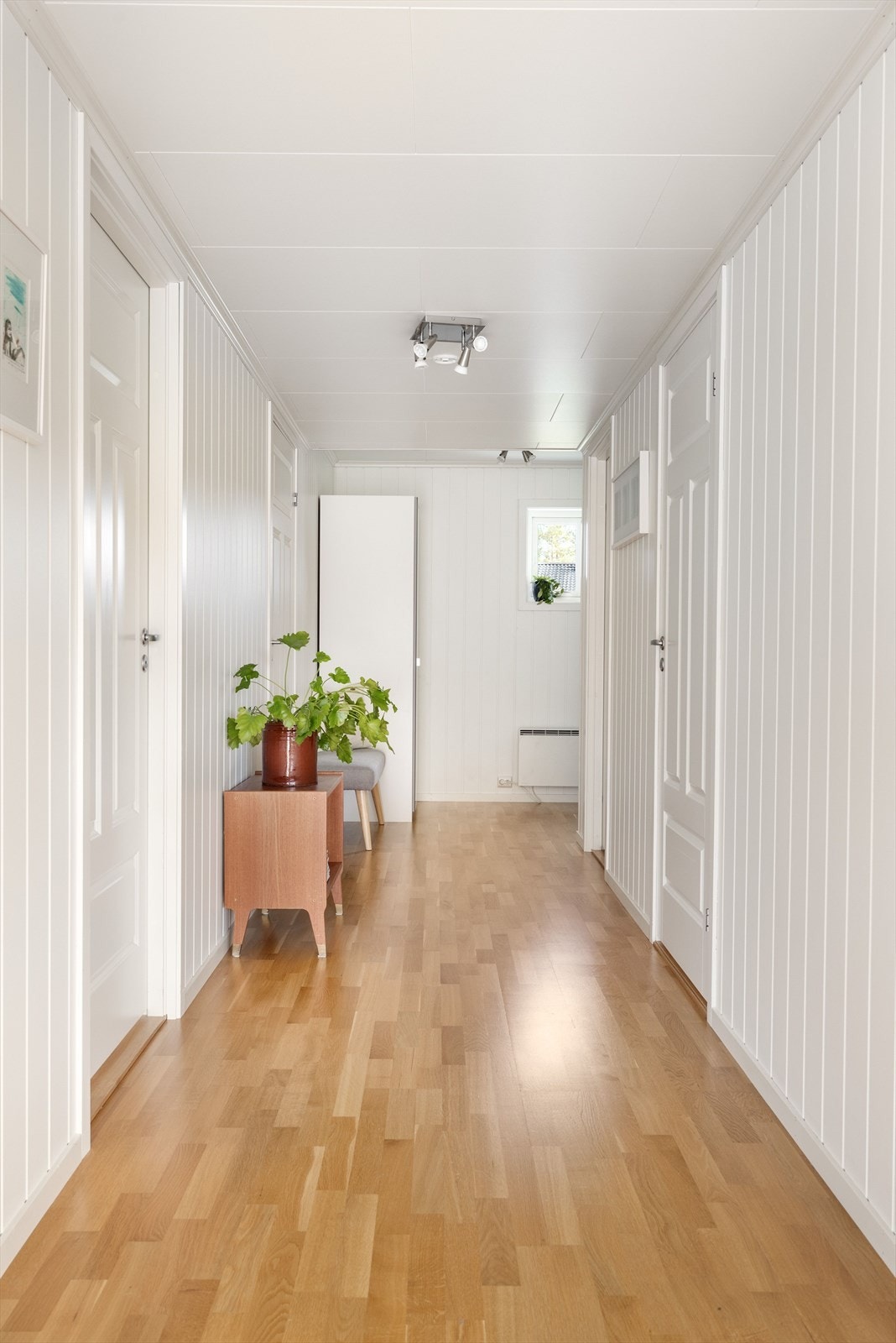 Gang med adkomst til 2 soverom, bad/vaskerom og bod/teknisk rom. Galleribilde