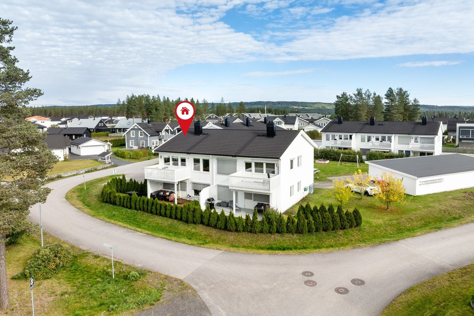 En lys og pen 3-roms selveierleilighet i en 4-mannsbolig fra 2011. Galleribilde