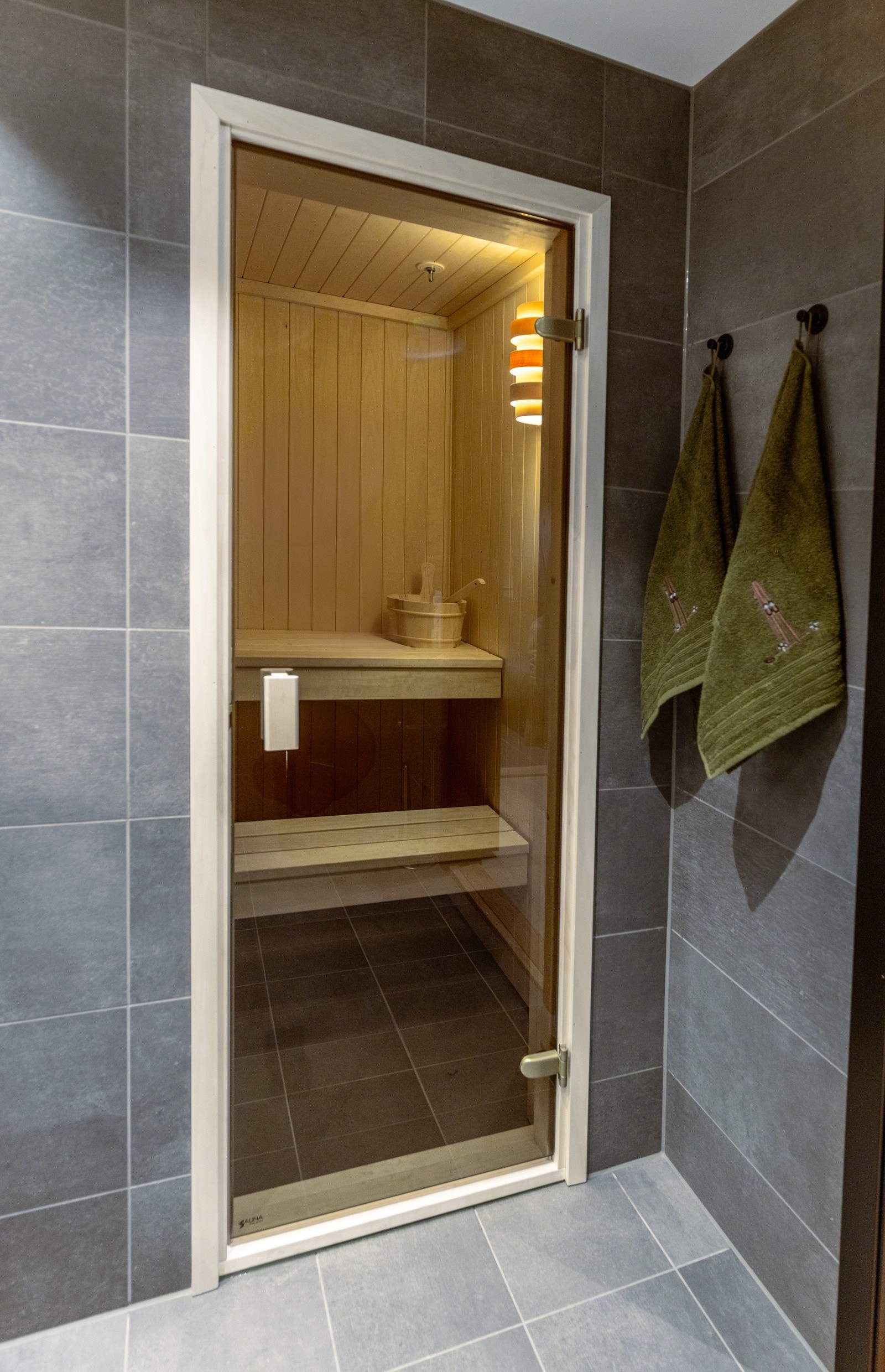 Badet gir en følelse av en egen spaavdeling på hytta. Galleribilde