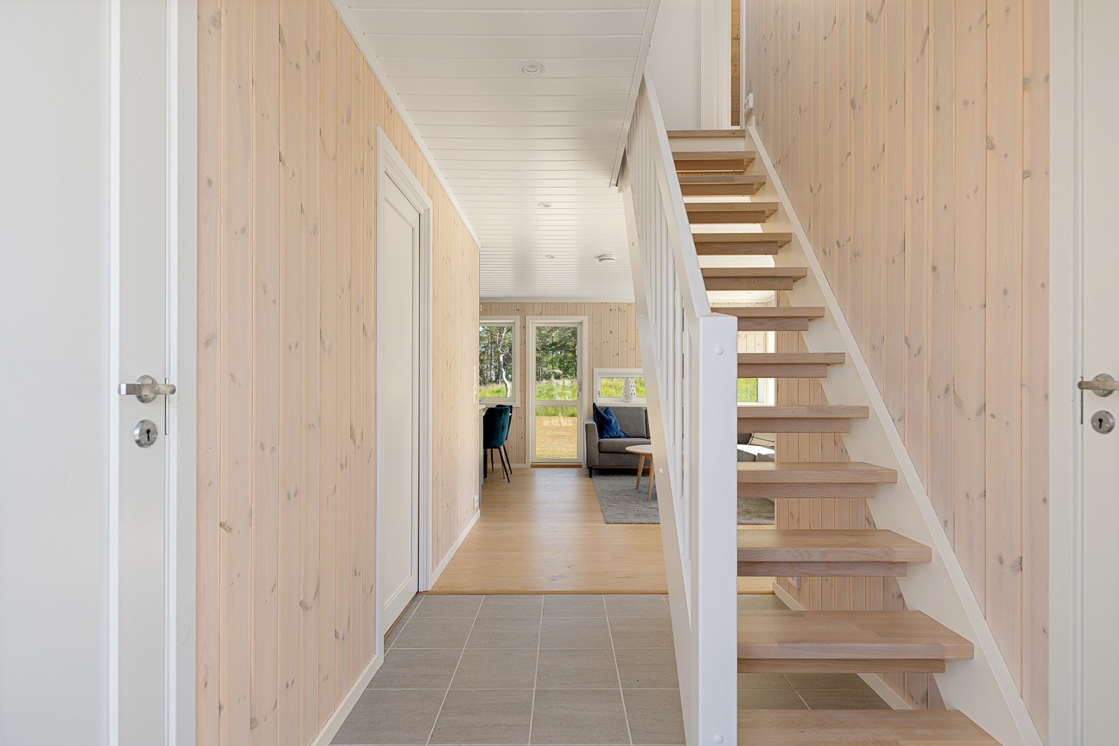 Flislagt gang med varmekabler Galleribilde