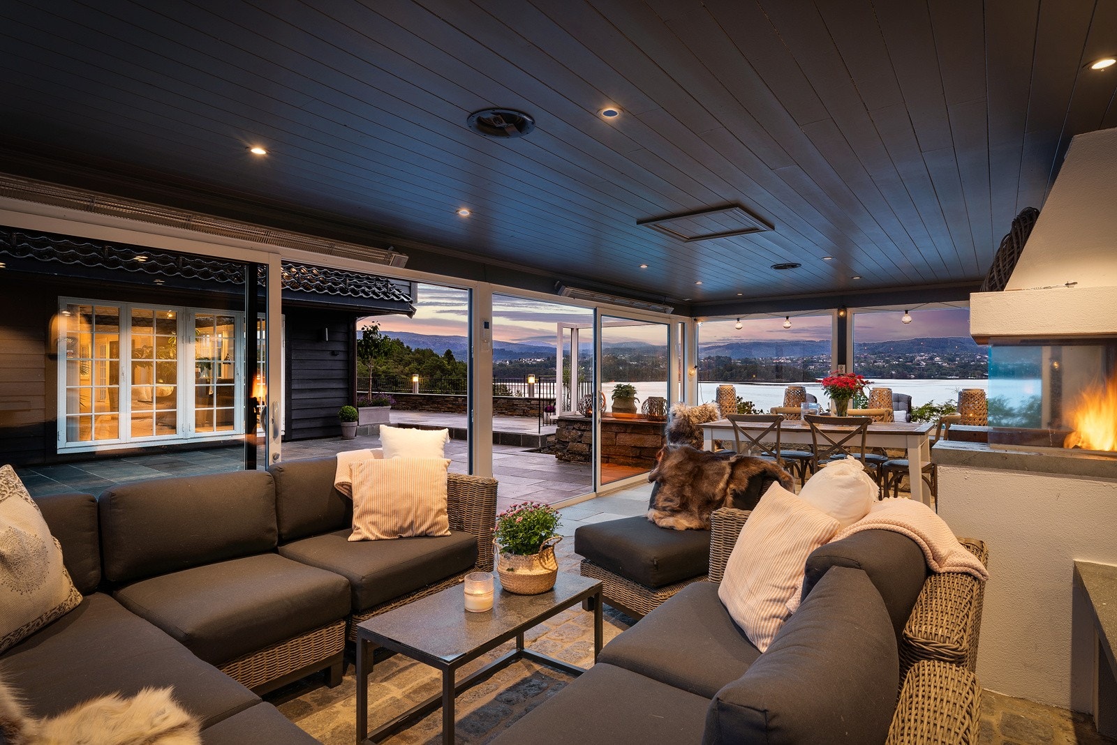 - Her har man plass til å samle mange både på deilige sommerkvelder og høstkvelder - Galleribilde