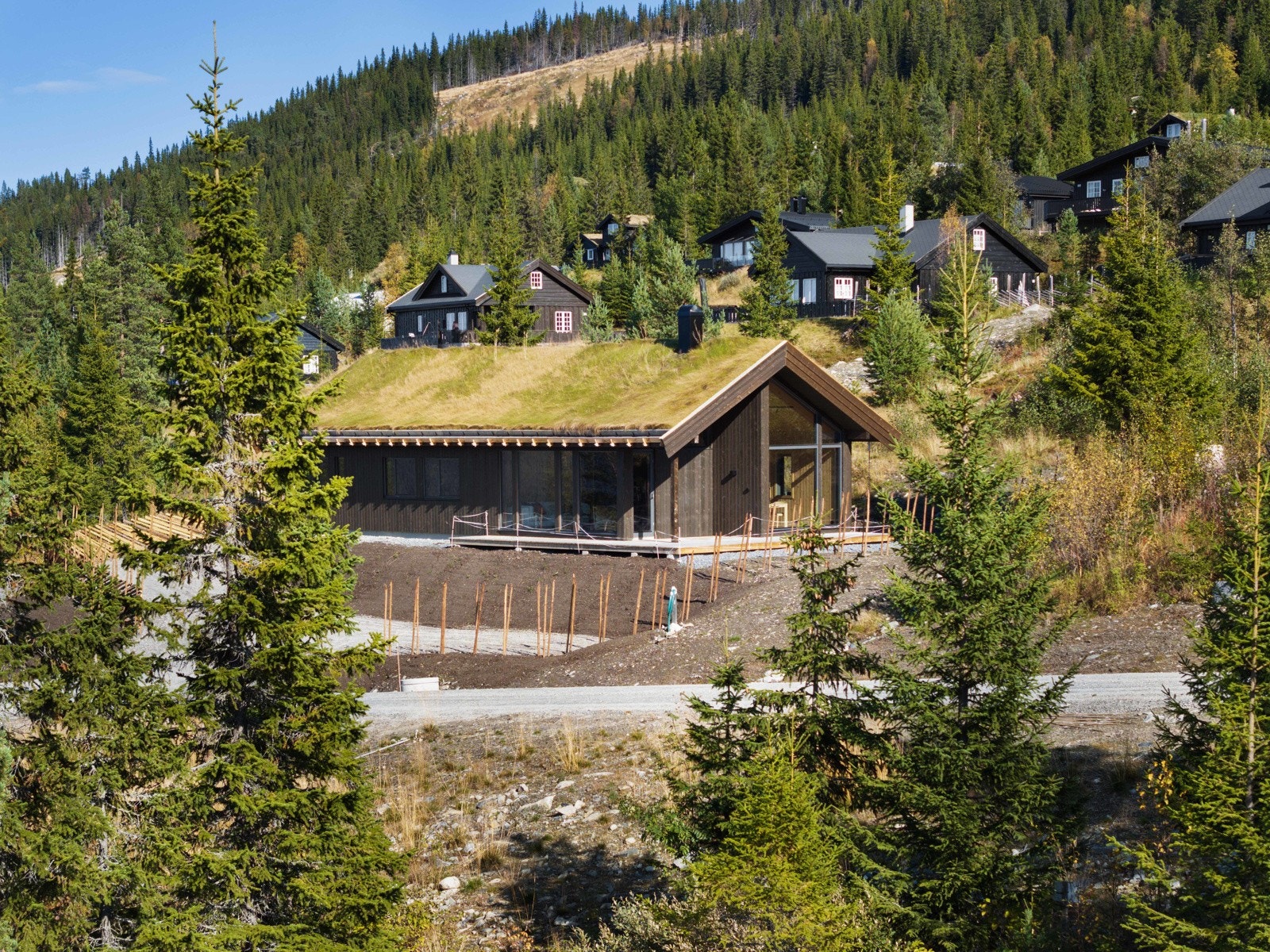 Området byr på flotte aktiviteter sommer som vinter, og et idyllisk turterreng med milevis av tur-, sykkelstier og skiløyper. Galleribilde