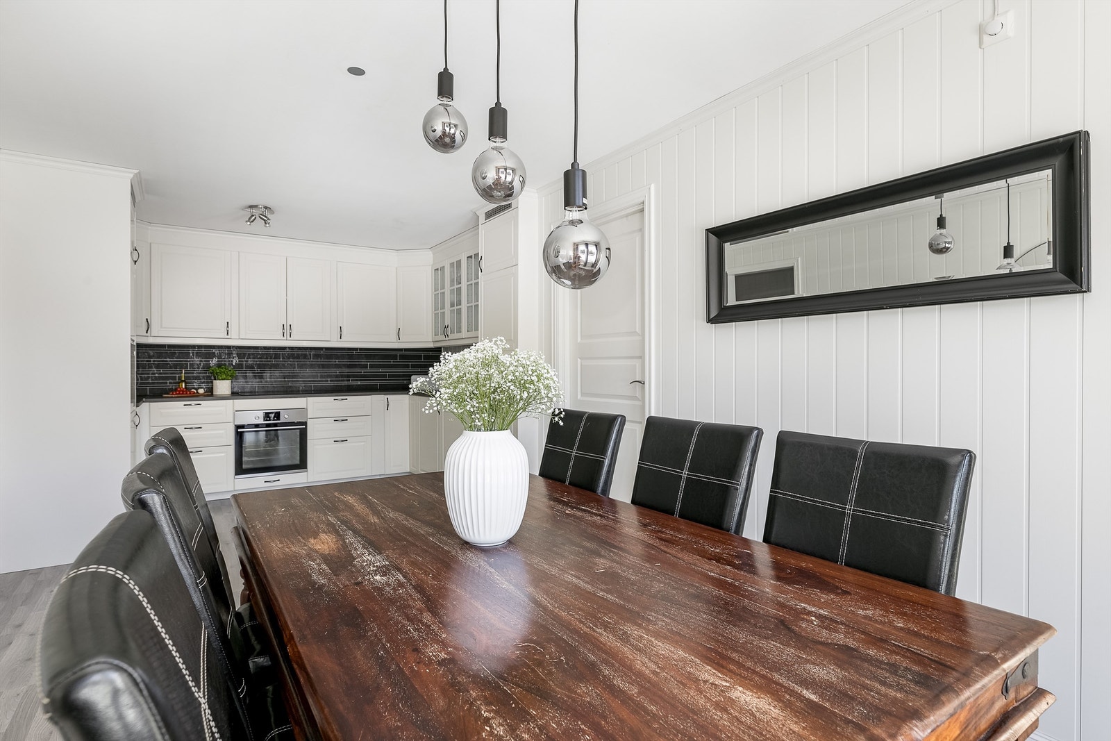 Kjøkkenet ble i 2018 oppgradert med ny løsning fra IKEA. Galleribilde