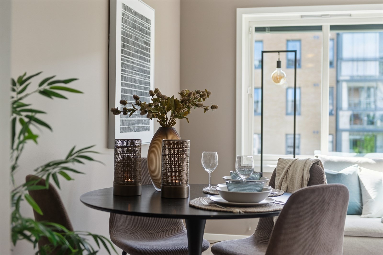 I tilknytning til kjøkkenet, kan spisebord enkelt plasseres - her kan gode måltider nytes. Galleribilde