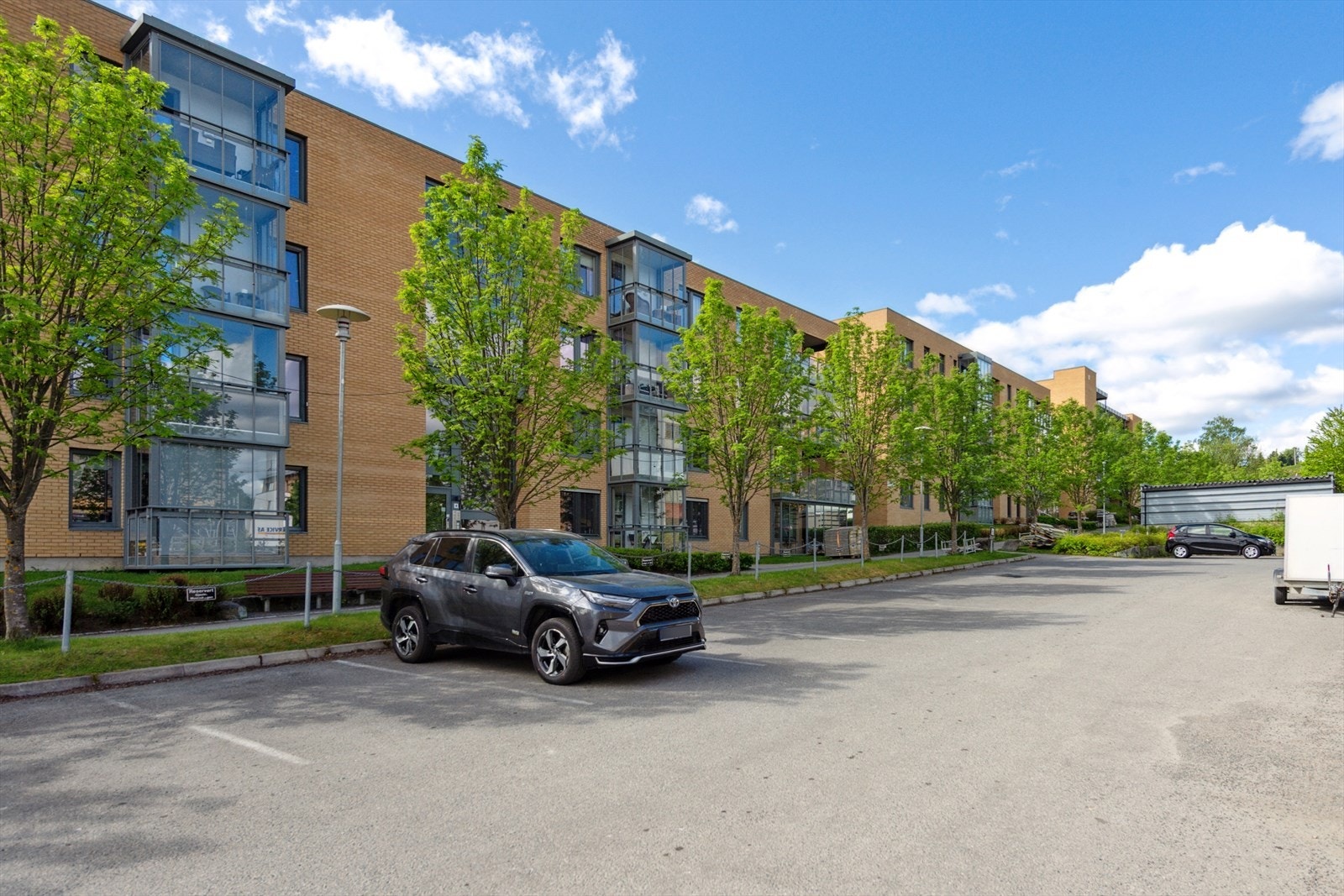 Leiligheten disponerer en utvendig parkeringsplass. Galleribilde