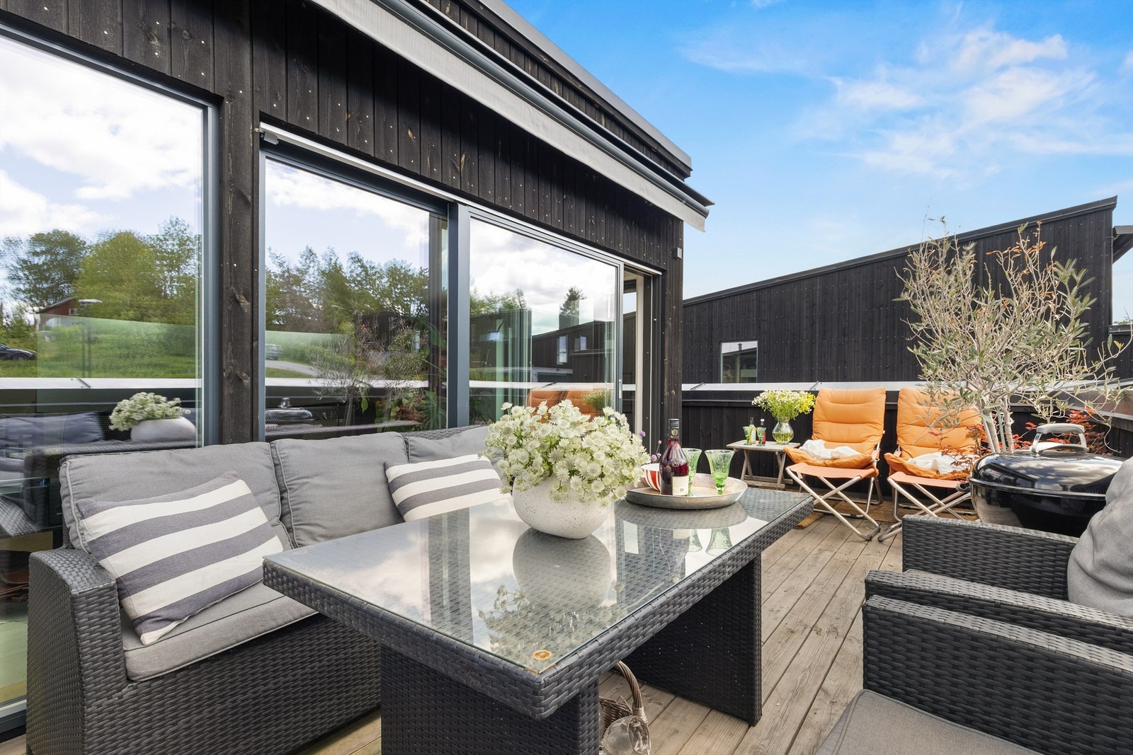 Her er det god plass til utemøbler. Galleribilde