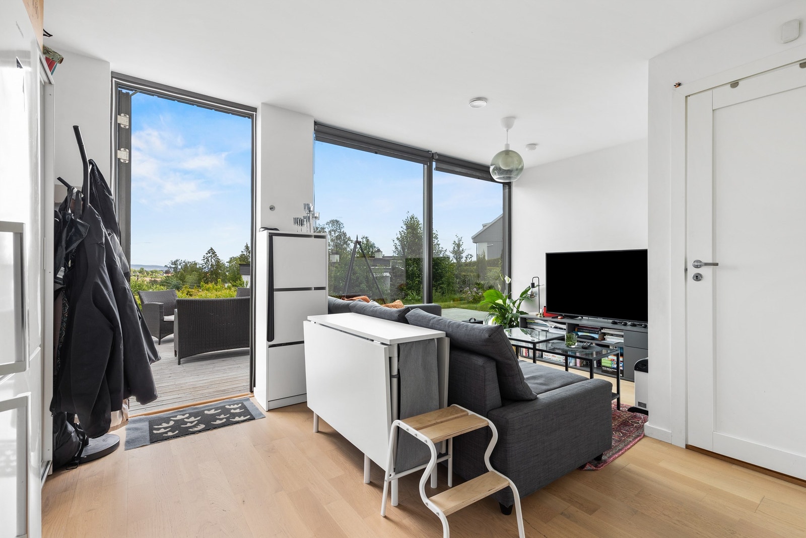 HYBEL: Hybelen har inngang fra markterrassen/hagen. Galleribilde