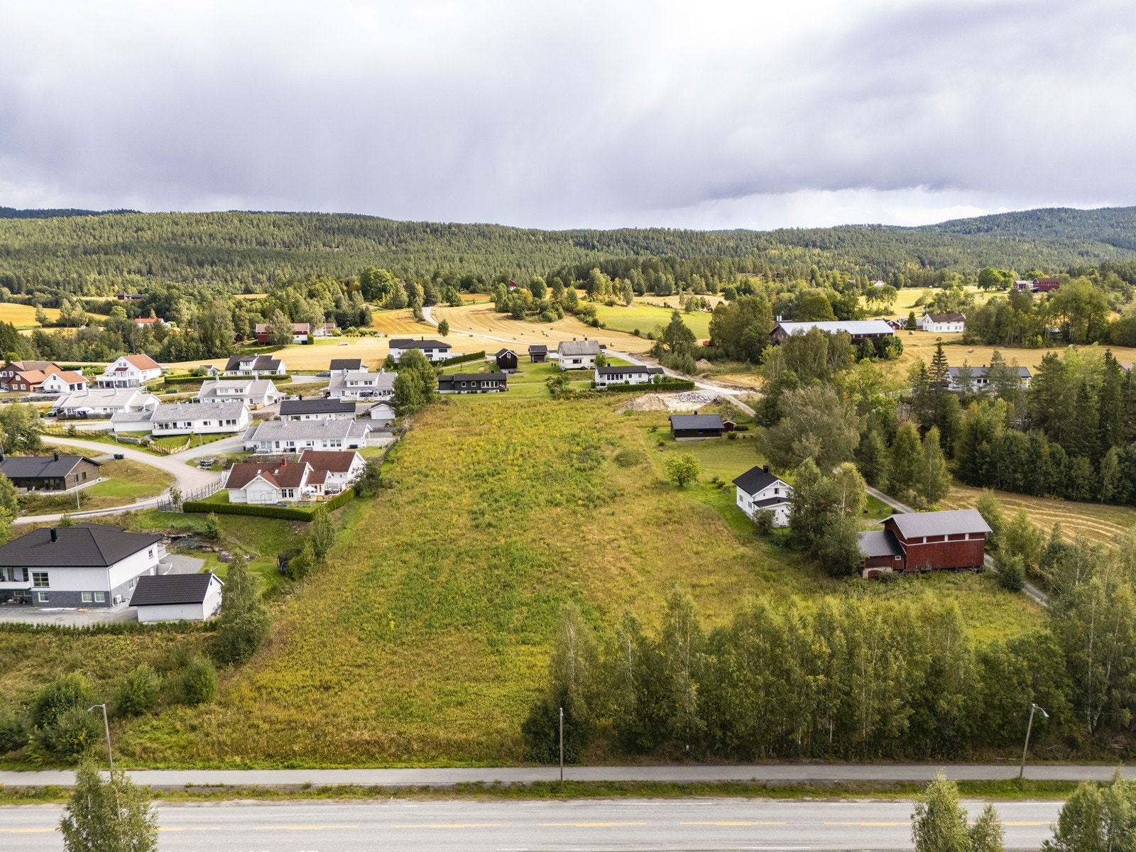 Kun en kort kjøretur fra eiendommen, retning Åmot, ligger Blaafarveværket og Koboltgruvene som et 8 km langt museum. Galleribilde