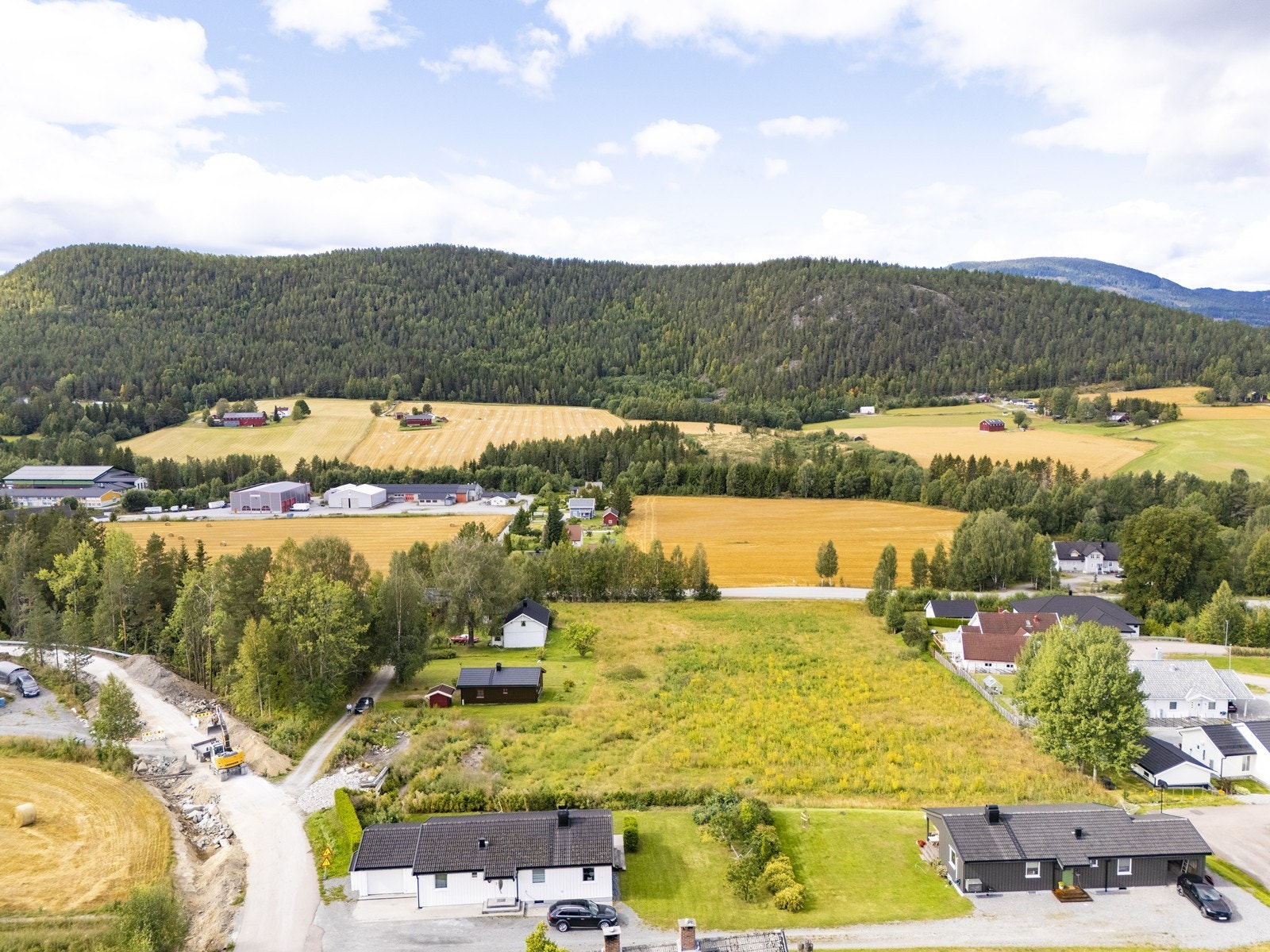 Området er avsatt til totalt 22 enheter hvor den nedre delen av feltet er avsatt til LNFR som er tiltenkt parsellhager for bebyggelsen. Galleribilde