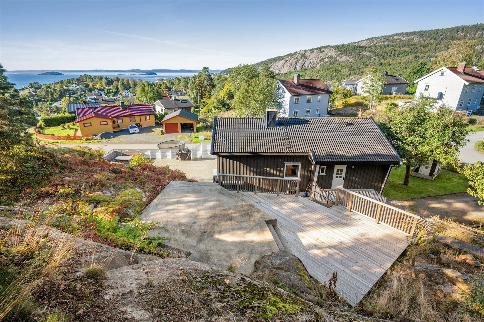 Eiendommen har gode lys- og solforhold, samt en flott utsikt. Galleribilde